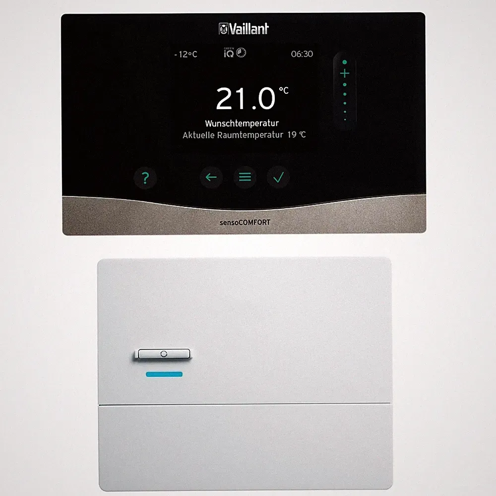 Vaillant Funk-Heizungsregler sensoCOMFORT VRC 720f/2 eBUS 24V IP20